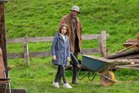 Der Bergdoktor – Kann Emmi Neumann (Lotta Herzog) das Herz des Eigenbrötlers Anton Grainer (Peter Kremer) gewinnen?