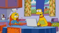 Die Simpsons – "Die Simpsons", "Conrad." Homer kommt teuer zu stehen, dass er Firmeninterna öffentlich macht. Als er zahlreiche Fotos von seiner Arbeitsstelle in den sozialen Netzwerken postet, wird Homer fristlos entlassen und muss wieder von ganz unten anfangen. Er wird Tellerwäscher in einem griechischen Restaurant - für Homer der tollste Job auf Erden! Inspiriert vom Schicksal ihres Vaters entwickelt Lisa eine App, die vorhersagen soll, wie sich das Postingverhalten auf die eigene Lebensrealität auswirkt.