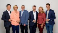 Studio 2 – L-R: Martin Ferdiny, Birgit Fenderl, Christian Hillinger (Sendungsverantwortlicher Daytime), Alexander Hofer (Channel Manager ORF2), Verena Scheitz, Norbert Oberhauser.