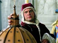 Luther – Papst Leo X. (Uwe Ochsenknecht) will Luther zum Schweigen bringen.
