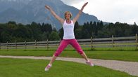 Tele-Gym – Gabi Fastner beim Grätschsprung.