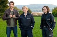 WaPo Bodensee – Das Team der WAPO Bodensee bei den Ermittlungen: Jakob Frings (Max König, l.), Nele Fehrenbach (Floriane Daniel, M.) und Julia Demmler (Wendy Güntensperger, r.).