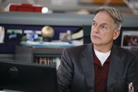 Navy CIS – Noch stehen Gibbs (Mark Harmon) und sein Team vor einem Rätsel. Doch sie versuchen alles, um den aktuellen Fall zu lösen ...