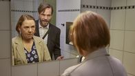 Retoure – NDR Fernsehen RETOURE Uhr. Yvonne Breuer (Birgit Bertold) und Oliver Drittenpreis (Wanja Mues).