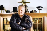 Hubert ohne Staller – Girwidz (Michael Brandner) erlebt im Hutzimmer des Opfers eine böse Überraschung.