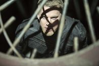Jupiter Ascending – Eigentlich will der genetisch veränderte Ex-Söldner Caine (Channing Tatum) das Erdenkind Jupiter zu seinem bitterbösen Herrscher bringen, doch dann verliebt er sich in die junge Frau, die sich als seine einst verstorbene Königin entpuppt ...