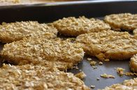 Stadt Land Kunst – Oatcakes, ein Klassiker aus der schottischen Küche: Diese herzhaften Haferkekse werden in Schottland wie Brot gegessen.