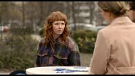 neoriginal: Deadlines – Lena (Sarah Bauerett, l.) gerät in ein Streitgespräch mit den Parteivertretern Agnes Wodel (Bettina Lamprecht, M.) und Christian Haneba (Anselm Bresgott, r.) von der rechtsradikalen Partei AHS.