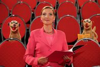Ein Fall für die Erdmännchen – Jan & Henry helfen der Ballettlehrerin (Susanne Pätzold) bei einem Problem.