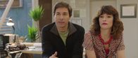 Der Architekt – L-R: Colin (Eric McCormack), Drew (Parker Posey)