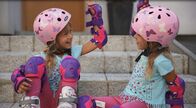 Ich bin Ich – Katarina und Lyra (7 Jahre) sind Zwillinge und leben in Slowenien. Heute möchten sie ein neues Spiel erfinden. Ob es ihnen gelingt?