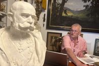 Servus Reportage – Walter Pfundner in seinem Büro