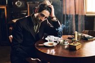 Der Pianist – Wladyslaw Szpilman (Adrien Brody) ist ein erfolgreicher Pianist – und Jude. Als die deutschen Truppen in Warschau einmarschieren, wird es immer gefährlicher für ihn und seine Familie.