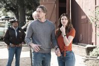 Bless This Mess – Mike (Dax Shepard, l.); Rio (Lake Bell, r.)