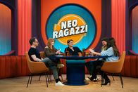 Neo Ragazzi – Von links: Ralf Schmitz, Sophie Passmann, Damian Hardung, Tommi Schmitt und Yvonne Catterfeld - im Gespräch bei "Neo Ragazzi"