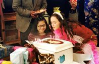 Gilmore Girls – (v.li.) Keiko Agena (Lane Kim), Alexis Bledel (Lorelai 'Rory' Leigh Gilmore).