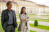 Der Alte – Soo-Hee Fischer (Joy Maria Bai, r.) ist für Caspar Bergmann (Thomas Heinze, l.) eine wichtige Zeugin.
