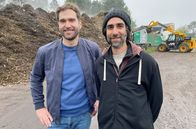 Roots – Für "Roots" fährt Wissenschaftsjournalist Pierre Girard (li.) zu Gemüsebauer Benoît Le Baube (re.) in den Perigord: Dieser haucht seinen kargen Böden mit Grünabfall Leben ein.