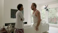 Happy! – (v.l.n.r.) Amanda Hansen (Medina Senghore); Nick Sax (Christopher Meloni); Happy