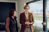 Tatort – Oliver Kelm (Ulrich Brandhoff) war ein Zeuge im Entführungsfall von vor zehn Jahren und schildert Lena Odenthal (Ulrike Folkerts), was er von damals noch weiß.