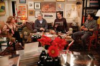 9JKL – (v.l.n.r.) Judy (Linda Lavin); Harry (Elliott Gould); Andrew (David Walton); Josh (Mark Feuerstein)