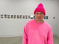 aspekte – Starfotograf Juergen Teller hat einen Bildband zu Auschwitz/Birkenau herausgegeben.