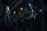 The Strain – Machen sich auf den Weg, um ein riesiges Vampirnest mitten unter Manhattan auszulöschen: Gus (Miguel Gomez, l.), Maria (Tracy Perez, 2.v.l.), Angel (Joaquín Cosio, M.), Fet (Kevin Durand, 2.v.r.) und Captain Kate Rogers (America Olivo, r.) ...