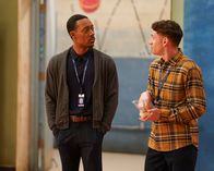 Abbott Elementary – v.li.: Gregory Eddie (Tyler James Williams), Jacob Hill (Chris Perfetti)