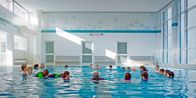 Seepferdchen – „Seepferchen“ begleitet die junge Irakerin Hanan als Schwimmlehrerin und erzählt beeindruckend einfühlsam von ihren traumatischen Fluchterlebnissen.