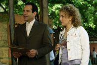 Monk – Ein unschlagbares Team: Superhirn Monk (Tony Shalhoub) und Sharona (Bitty Schram), Assistentin für alle Lebensfragen.