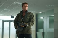 The Expendables 2 - Back for War – Trench (Arnold Schwarzenegger) Die Verwendung des sendungsbezogenen Materials ist nur mit dem Hinweis und Verlinkung auf RTL+ gestattet.