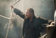 Black Sails – Flint (Toby Stephens) und seine Crew segeln zum Angriff auf Nassau. Sie fahren jedoch direkt in eine von Rogers' initiierte Falle ...