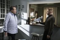 Modern Family – L-R: Cameron Tucker (Eric Stonestreet) und Mitchell Pritchett (Jesse Tyler Ferguson)