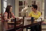Last Man Standing – (v.li.) Kaitlyn Dever (Eve Baxter), Molly Ephraim (Mandy Baxter).