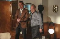 Vegas – Cota (Sonny Marinelli, l.); Vincent Savino (Michael Chiklis, r.)