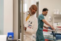 St. Denis Medical – ST. DENIS MEDICAL -- "You Gotta Have a Plan" Episode 109 -- Pictured: David Alan Grier as Dr. Ron -- (Photo by: Ron Batzdorff/NBC)