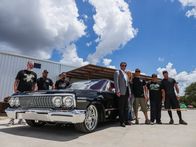 Car Rescue - Ran an den Rost! – Reveal photo with car owner and Martin Brothers Crew.