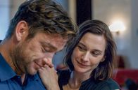 Was gewesen wäre – Paul (Ronald Zehrfeld) und Astrid (Christiane Paul) kurz nach ihrer Ankunft in ihrem luxuriösen Hotel in Budapest