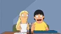 Bob's Burgers – Als Courtney (l.) und Gene (r.) zusammen die morgendliche Ankündigung in der Schule übernehmen sollen, kommt ihnen ihre romantische Vorgeschichte in die Quere ...