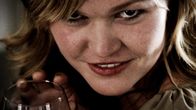 Between Us – Grace (Julia Stiles)
