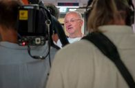 Lebensretter inside – Drehteam beim Interview mit Oberarzt & Stv. Leiter der Abteilung Neonatologie Prof. Dr. Matthias Knüpfer