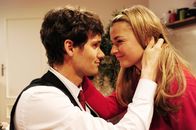 Sturm der Liebe – Moritz (Daniel Fünffrock, l.); Theresa (Ines Lutz, r.)