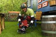 Löwenzahn Classics – Ab geht's. Fritz Fuchs (Guido Hammesfahr) will seine neuen Inline Skates ausprobieren.