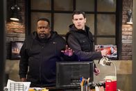 The Neighborhood – Calvin Butler (Cedric the Entertainer, l.); Dave Johnson (Max Greenfield, r.)