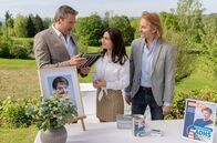 Sturm der Liebe – Michael (Erich Altenkopf, r.) und Christoph (Dieter Bach, l.) ahnen nicht, dass Lale (Yeliz Simsek, M.) wieder zu den Tabletten gegriffen hat.