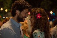 The Pier – Oscar (Álvaro Morte, l.); Alejandra (Verónica Sánchez, r.)