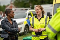 Silent Witness – DI Nina Rosen (Adjoa Andoh, l.); Jess Fisher (Emma Cunniffe, r.)