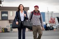 Long Shot – L-R: Maggie Millikin (June Diane Raphael), Fred Flarsky (Seth Rogen)