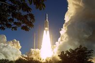NZZ Format – NZZ Format Die Weltrauminsel Start einer Rakete in den Weltraum