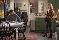 B Positive – Drew Dunbar (Thomas Middleditch, l.); Gina Dabrowski (Annaleigh Ashford, r.)